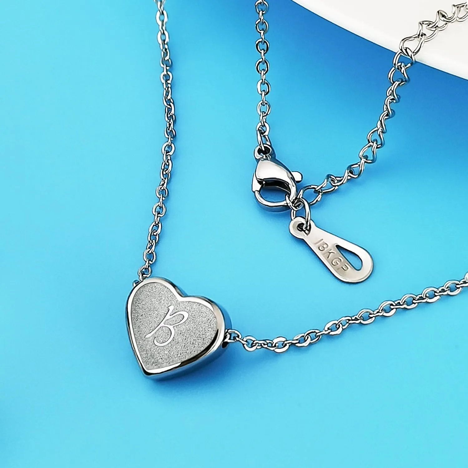 Initial Necklace for Women Letter Necklace for Girls Dainty Gold Silver Heart Pendant Necklace Little Girls Jewelry Gifts for Teens Mothers Day Gifts for Women