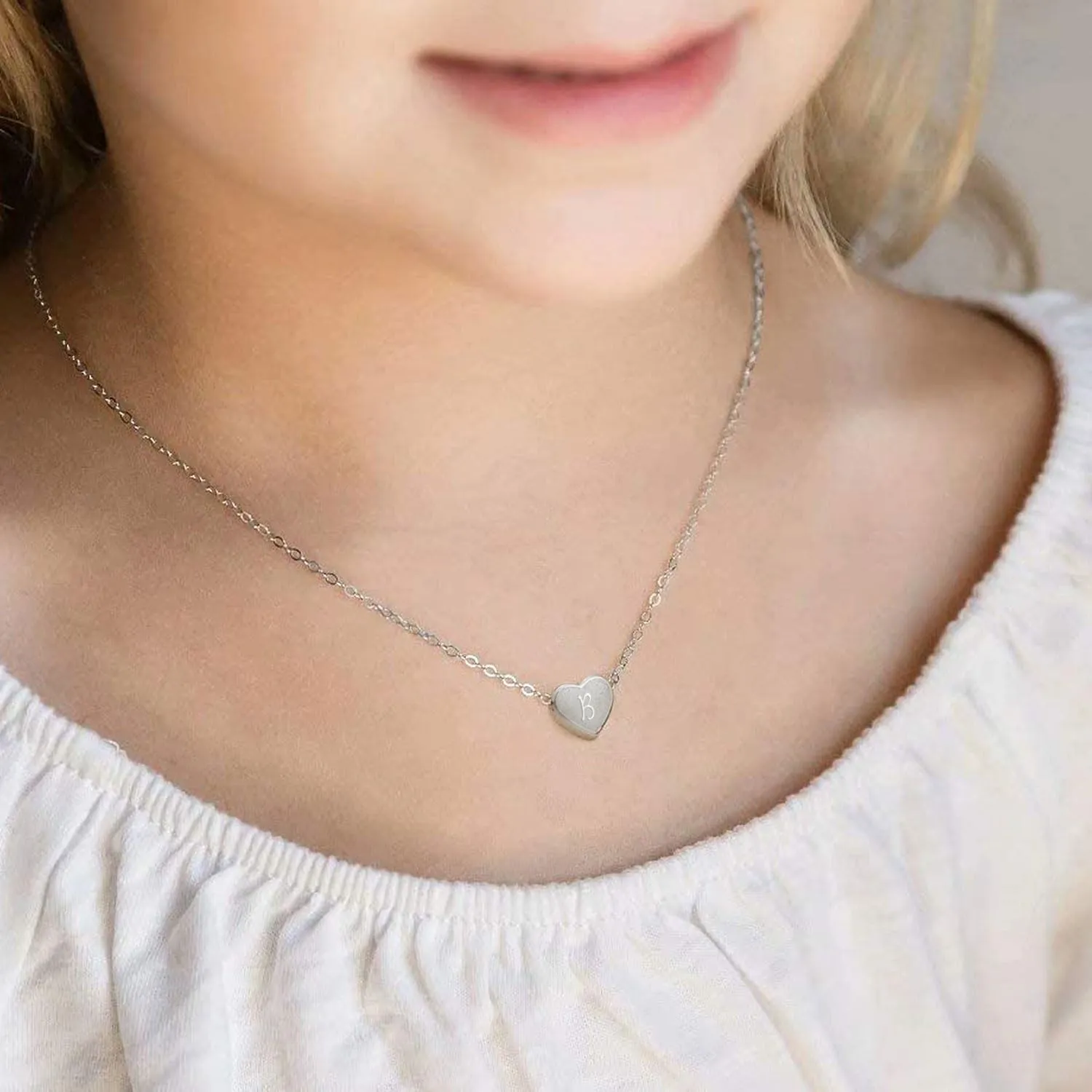 Initial Necklace for Women Letter Necklace for Girls Dainty Gold Silver Heart Pendant Necklace Little Girls Jewelry Gifts for Teens Mothers Day Gifts for Women